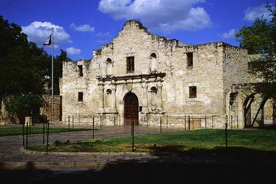 alamo.jpg (26715 bytes)